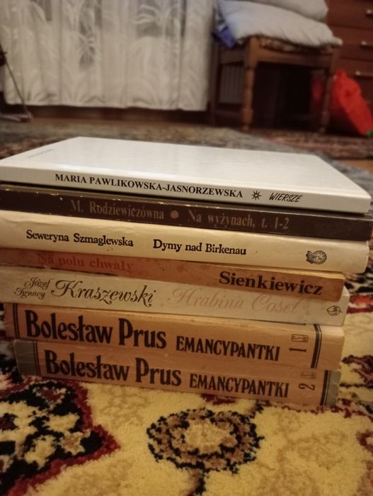 Sprzedam książki widoczne na zdjęciach