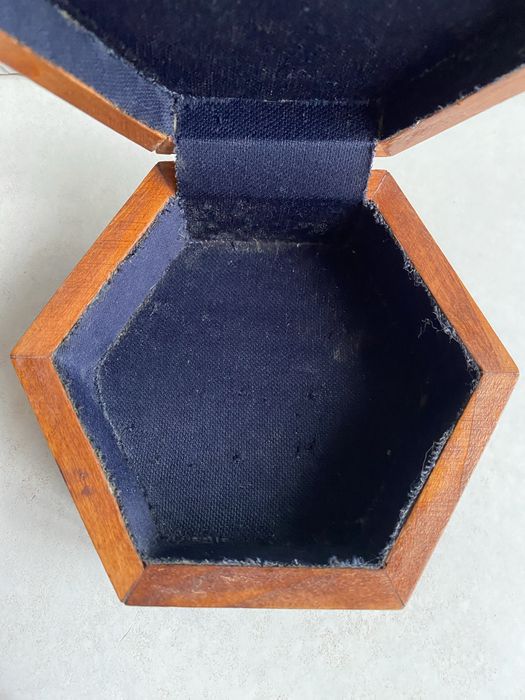 Шкатулка деревянная резьба по дереву