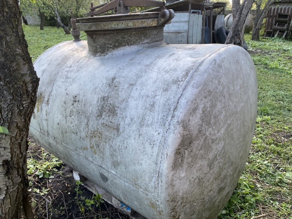 Продам емкость для воды из пищевого алюминия на 1.5 куба