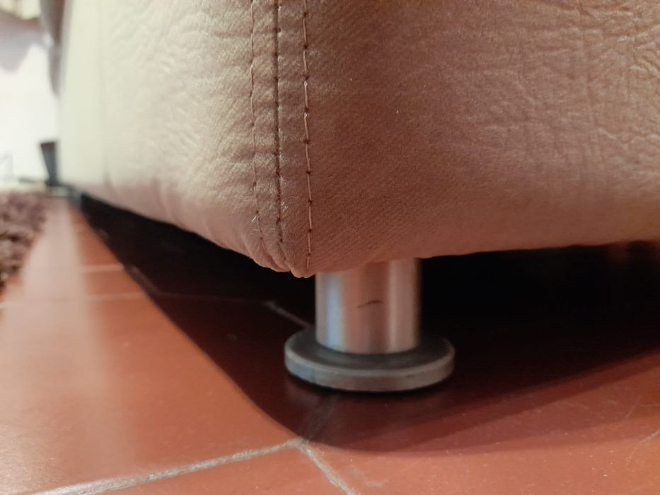 Sofá usado em bom estado.