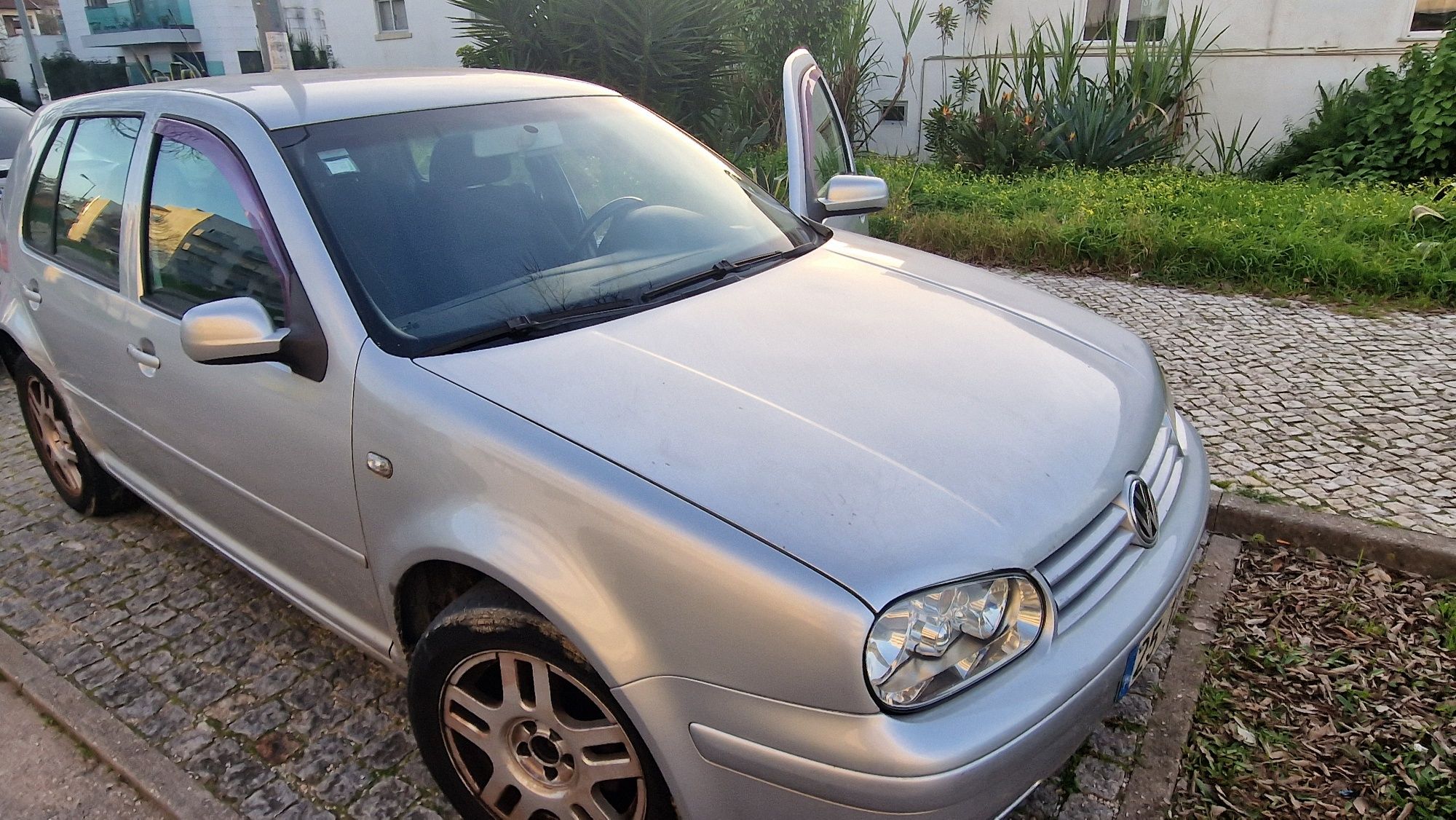 Vendo VW Golf 180 000 km