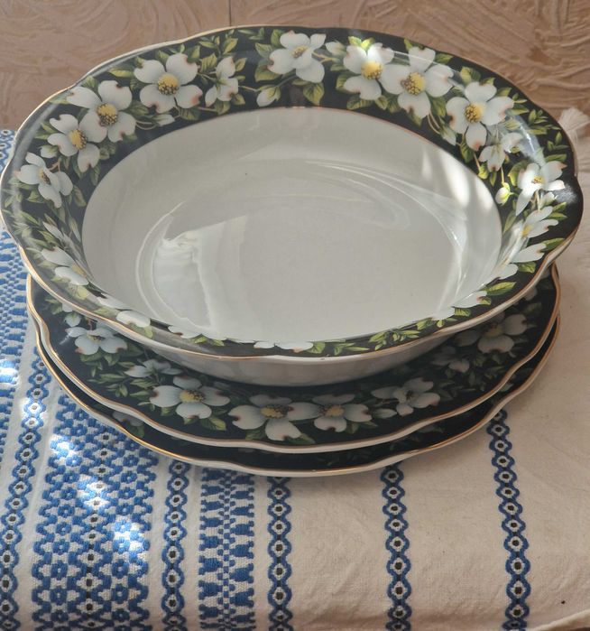 Столовий набір посуди: 14 предметів + блюдо в подарунок