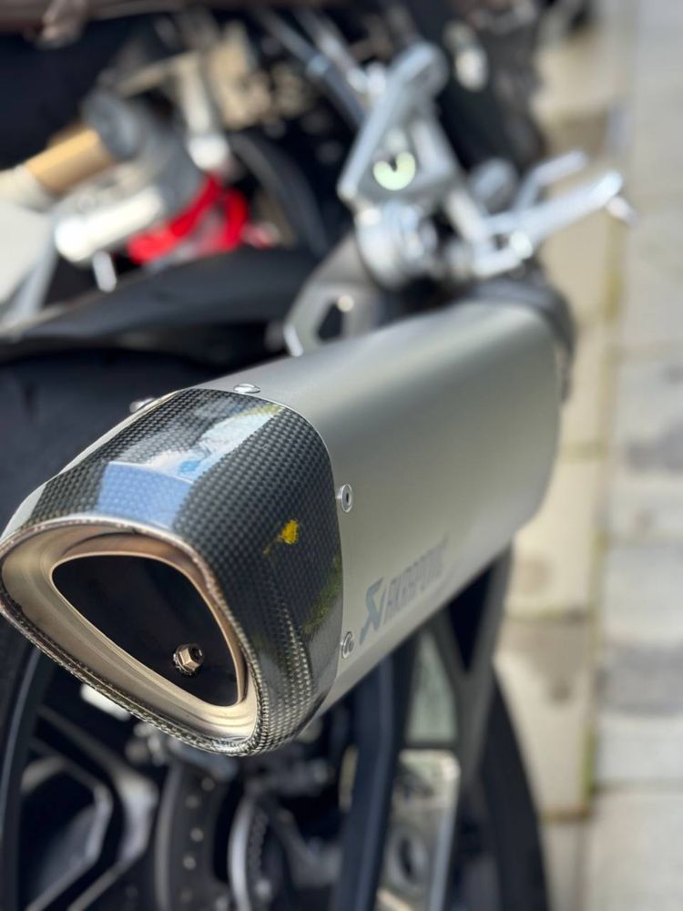 Bmw s 1000 R  2023 r