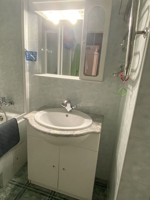 Комплект мебелі в ванну з раковиною