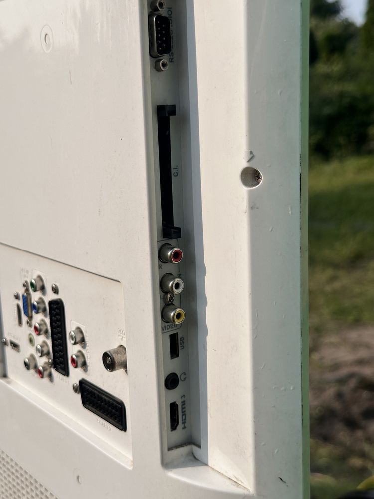 Telewizor SHARP LC32LE320E uszkodzony