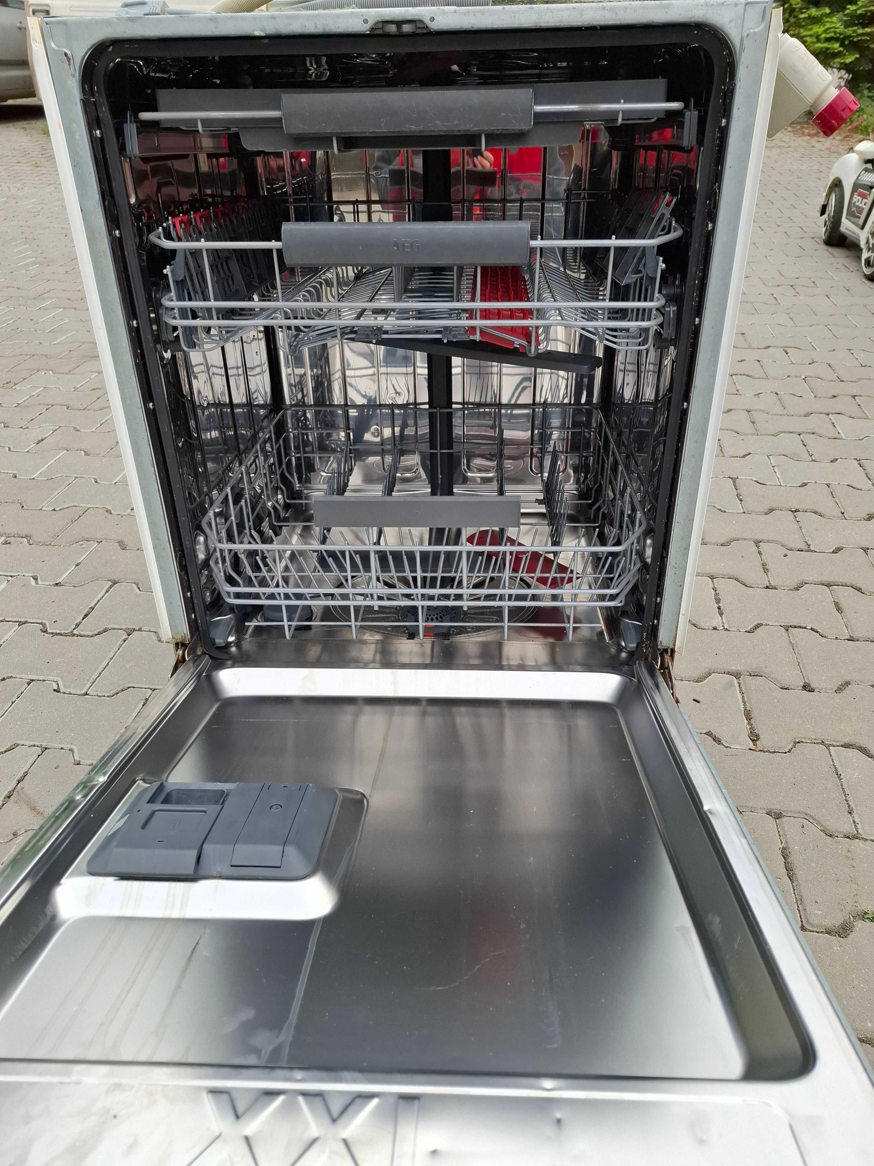 zmywarka pod zabudowę m-ki AEG