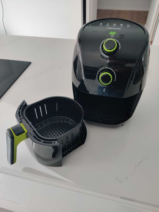 Air Fryer - Fritadeira compacta dietética sem óleo Cecotec Cecofry