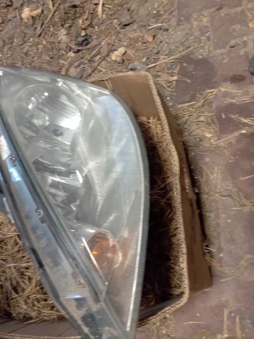 Lampa Focus MK1 lewy przód