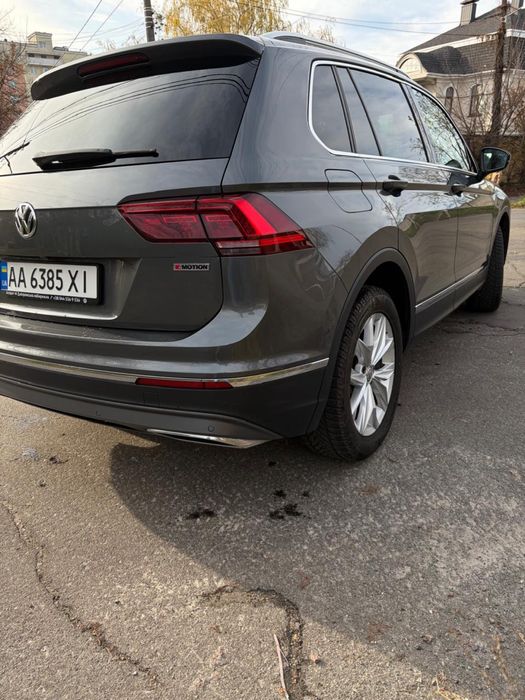 Продаж Volksvagen Tiguan 2.0 TSI AT ( 220 к.с.)  4Motion Торг