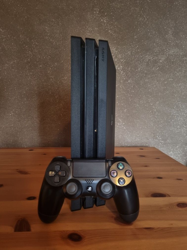 Playstation 4 PRO 1TB Stan idealny
