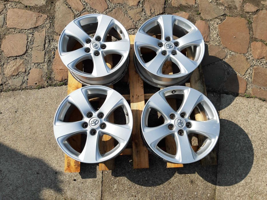 Felga komplet Toyota Sienna 11-20r 17'' felgi oryginał