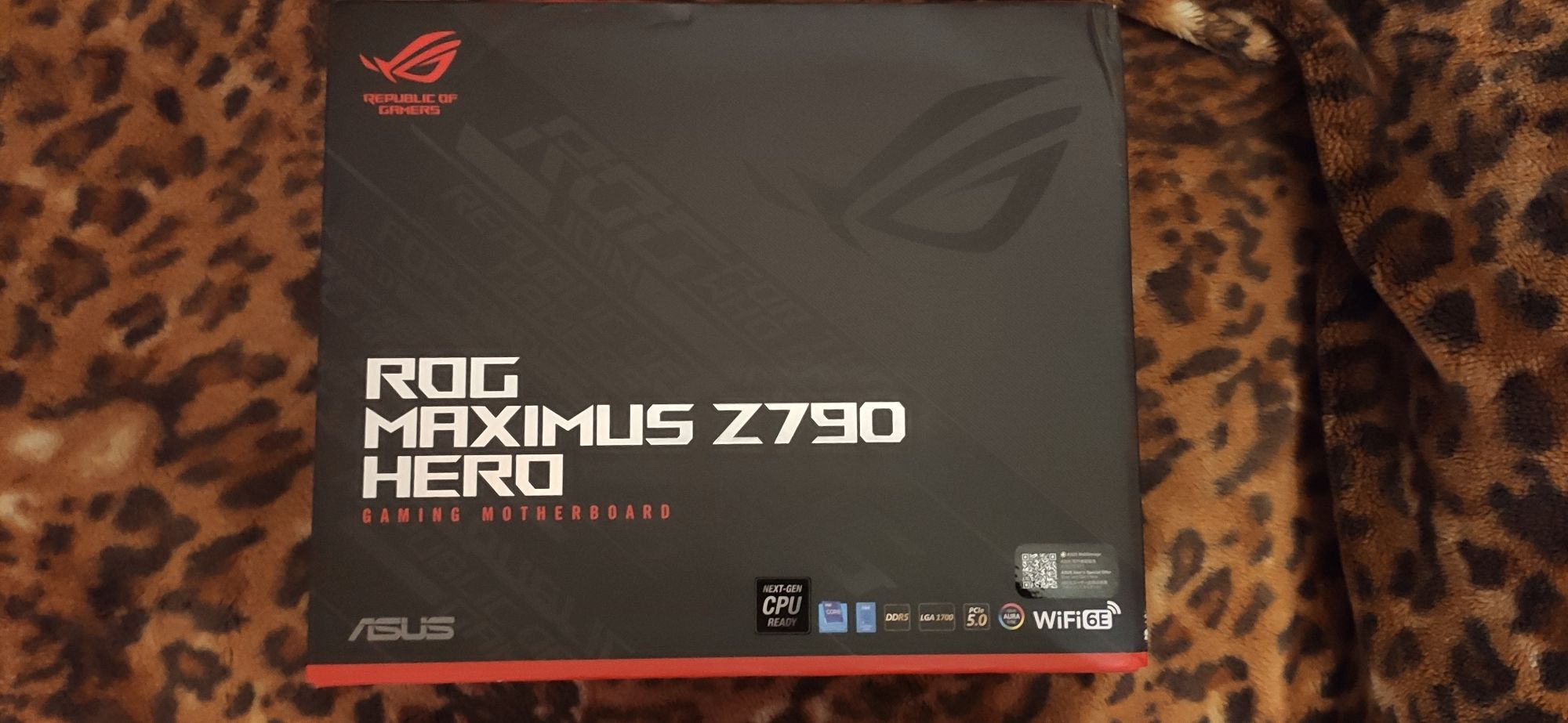 Материнська плата ASUS ROG MAXIMUS Z790 HERO