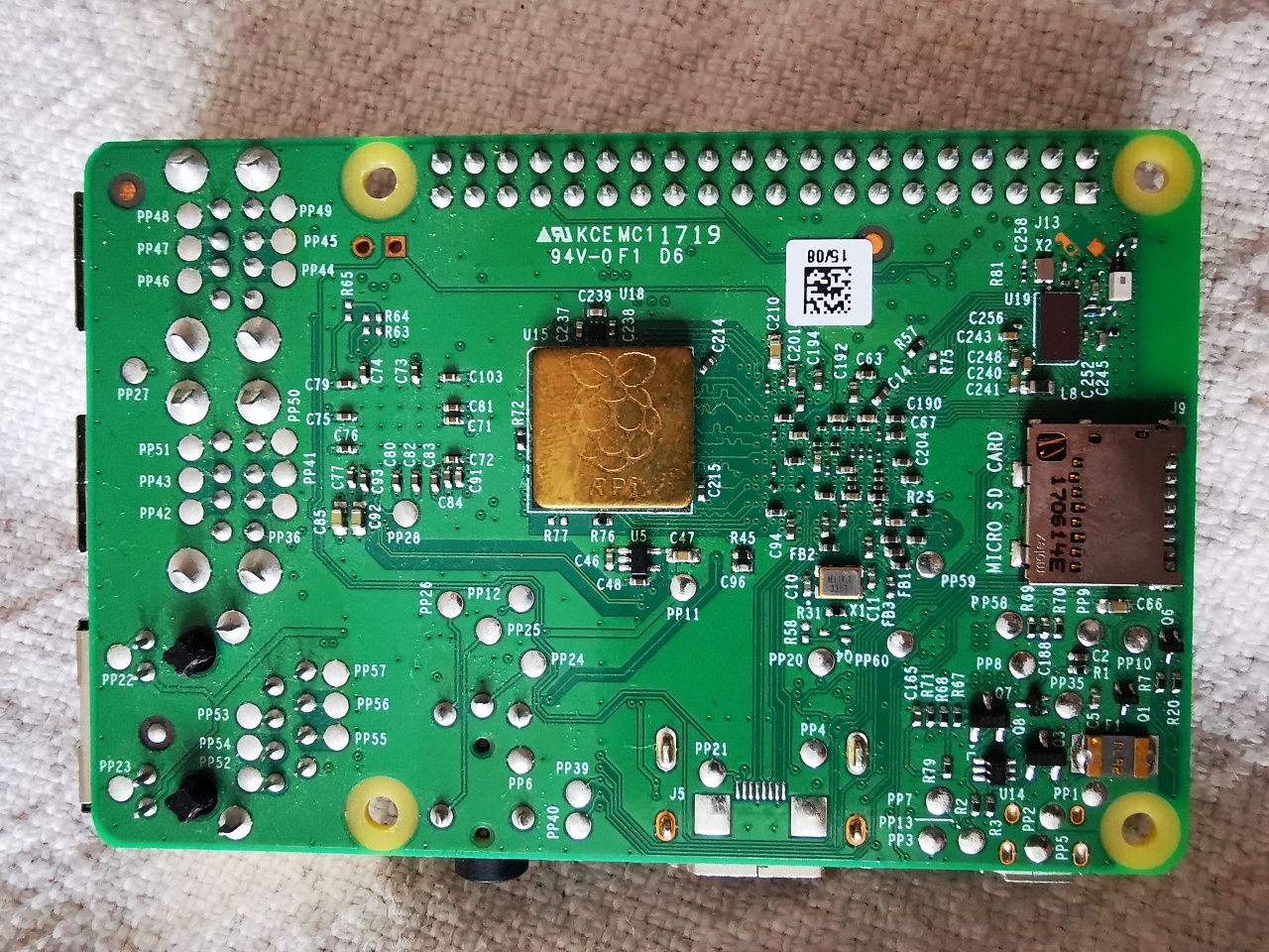 Raspberry Pi 3 Model B z oryginalną obudową – bardzo dobry stan