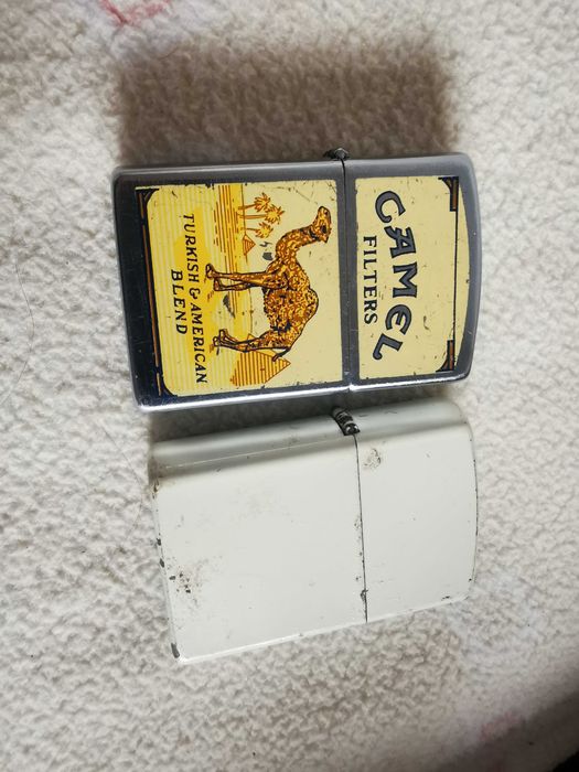 2 isqueiros para colecionadores