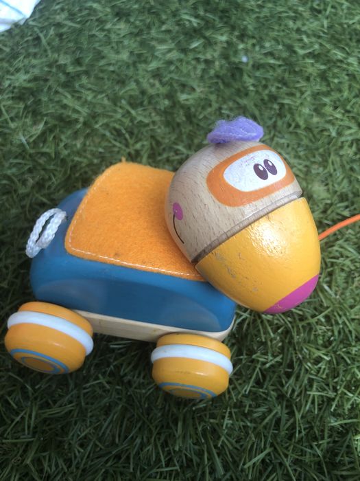 Chicco - papuga drewniana do ciągnięcia - eko zabawka