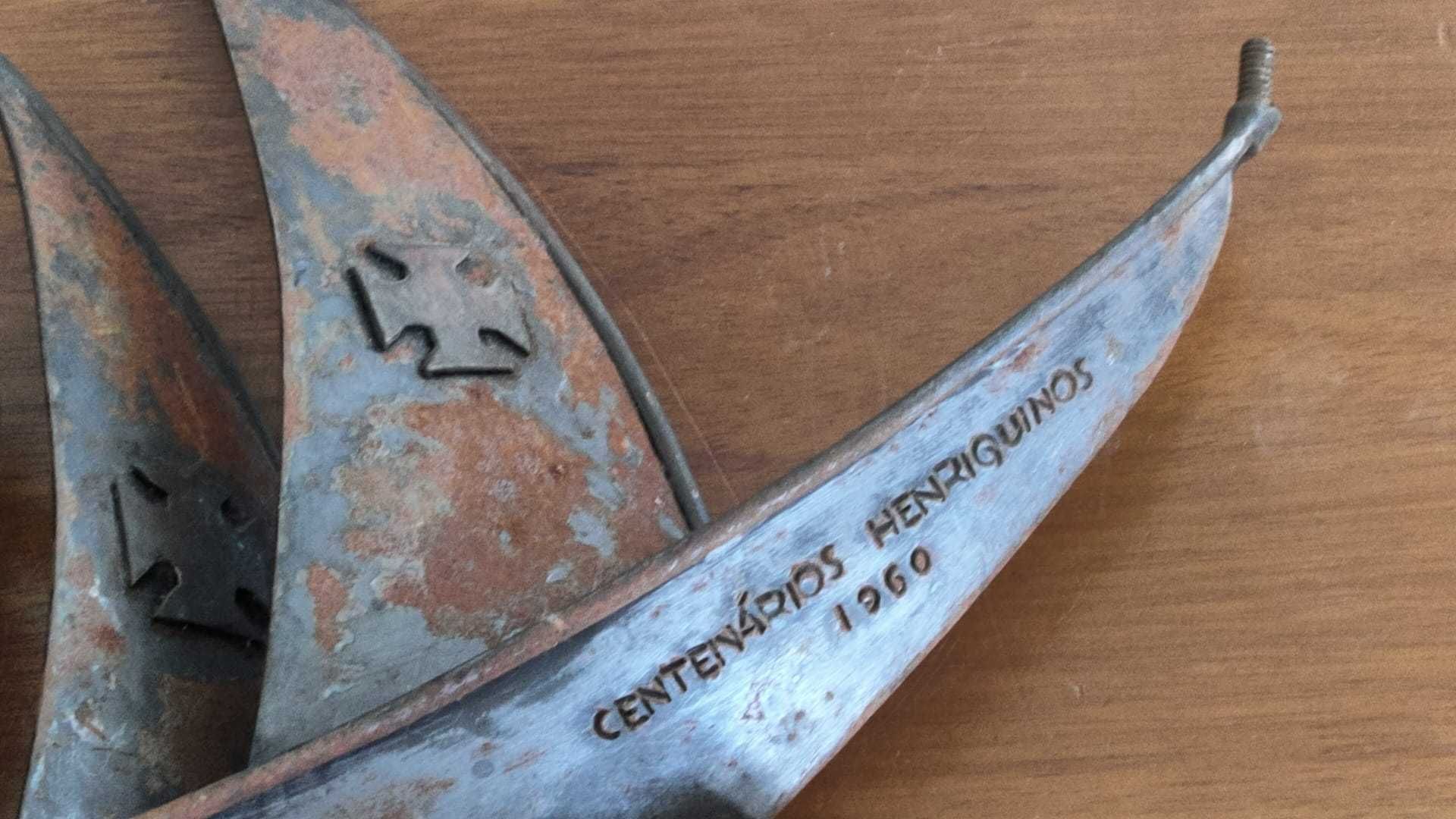 Centenários Henriquinos 1960 - Comemorativa Caravela em Ferro