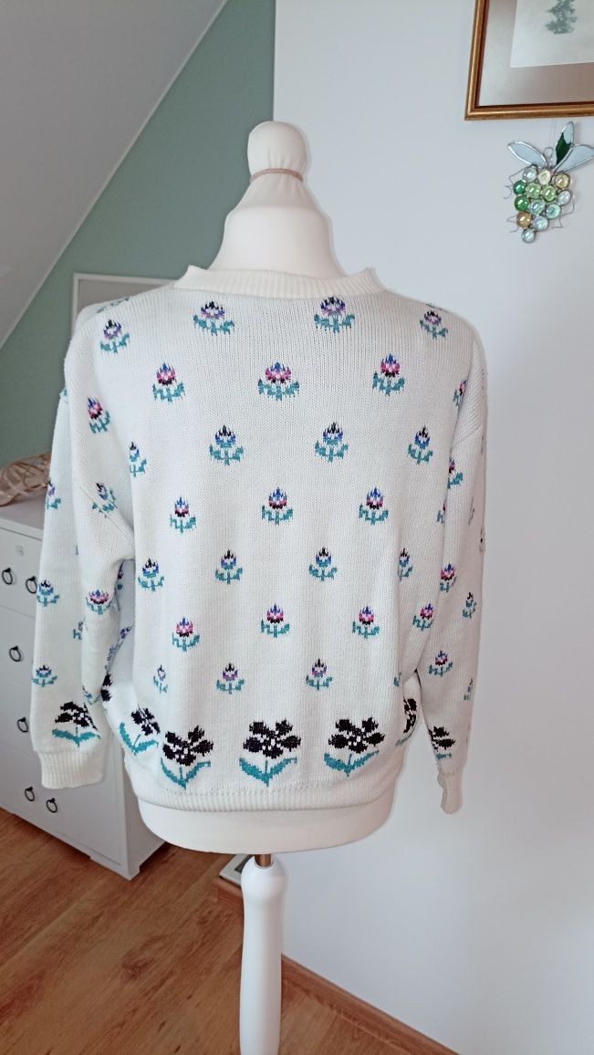 Sweter M/L kremowy ecru w kwiaty