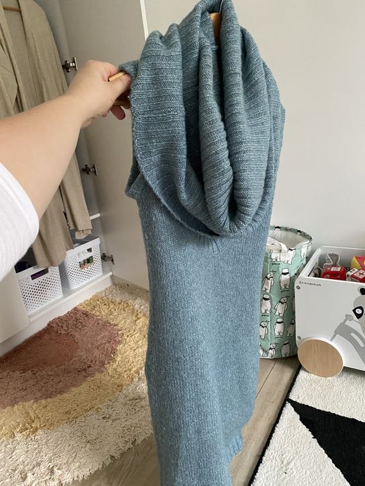 Sukienka swetrowa z golfem S