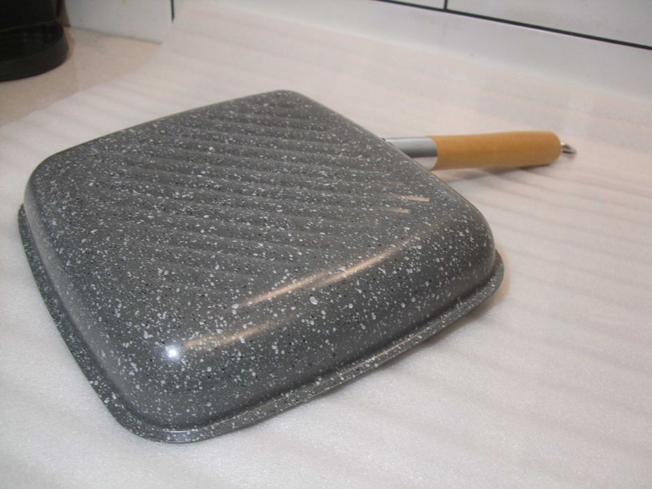 Patelnia GRILLOWA 26 x 24 cm Non - Stick Nieprzywierająca Smukee