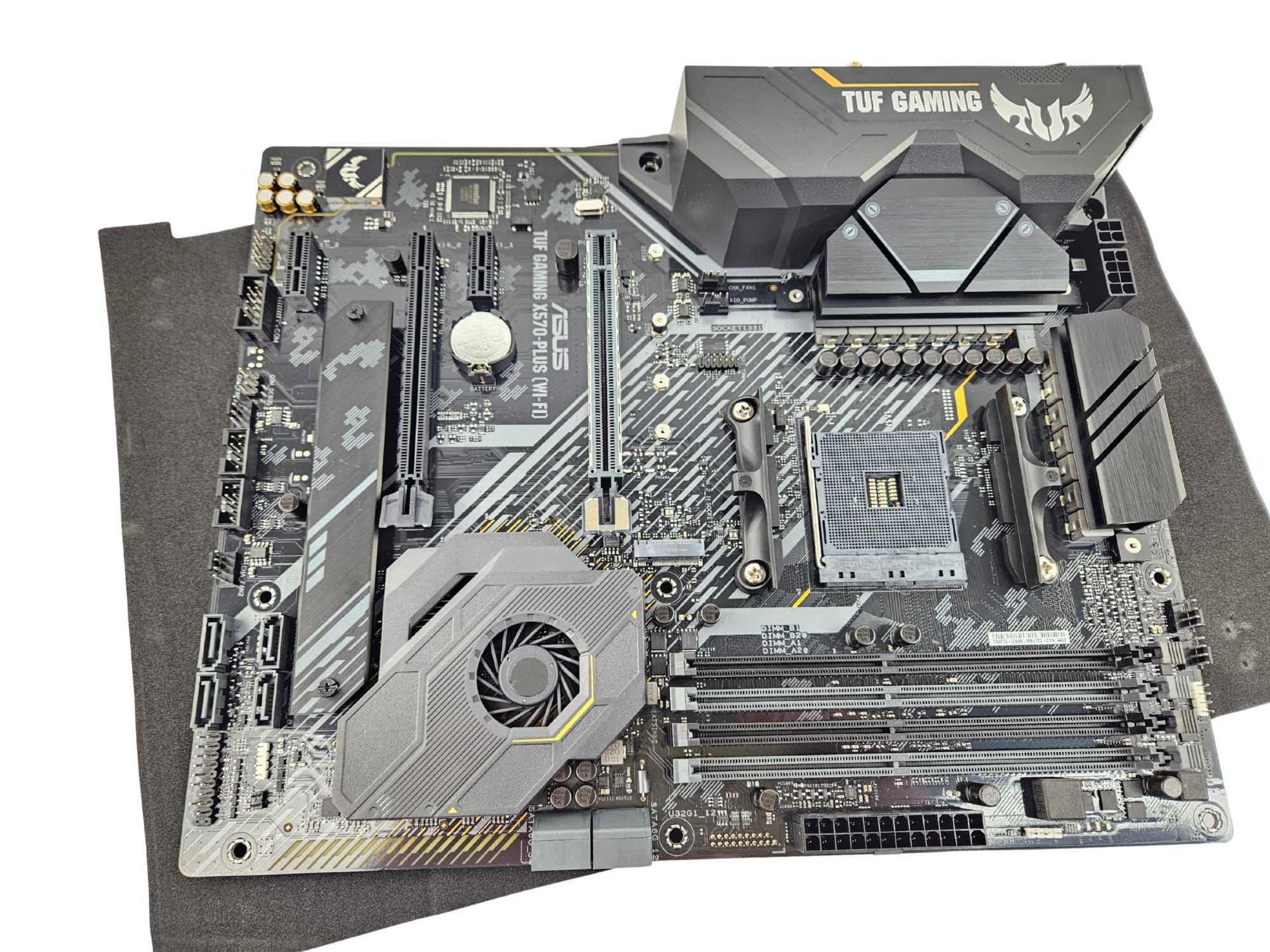 Материнська плата Asus TUF GAMING X570-PLUS Wi-Fi