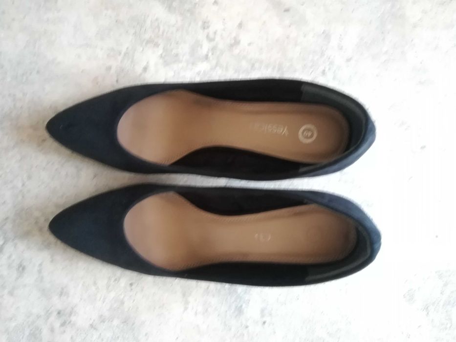 Sapatos Camurça Pretos Yessica Nº 40 Salto de 6cm
