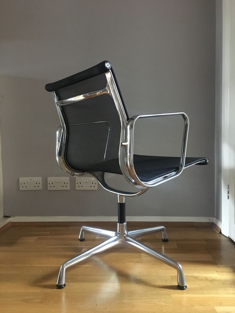 Vitra Eames EA108 Netweave