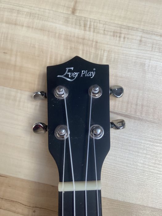 ukulele Ever play