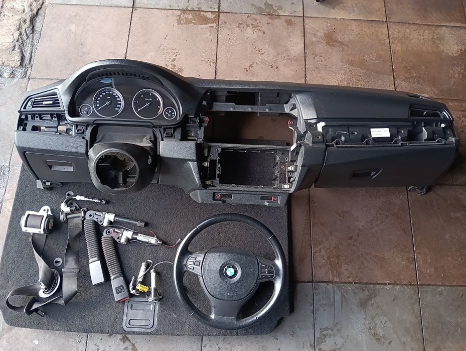 Komplet BMW F10 F11 ORGINAŁ deska rozdzielcza pasy PODUSZKA KOKPIT air