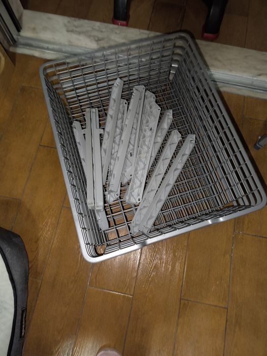 Gavetas cestos e um calceiro para roupeiro Pax Ikea