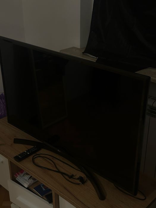 LG 43UK6400PLF 43 cali w vardzo dobrym stanie