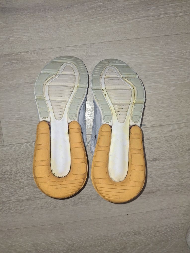 Кросівки Nike Air Max 270