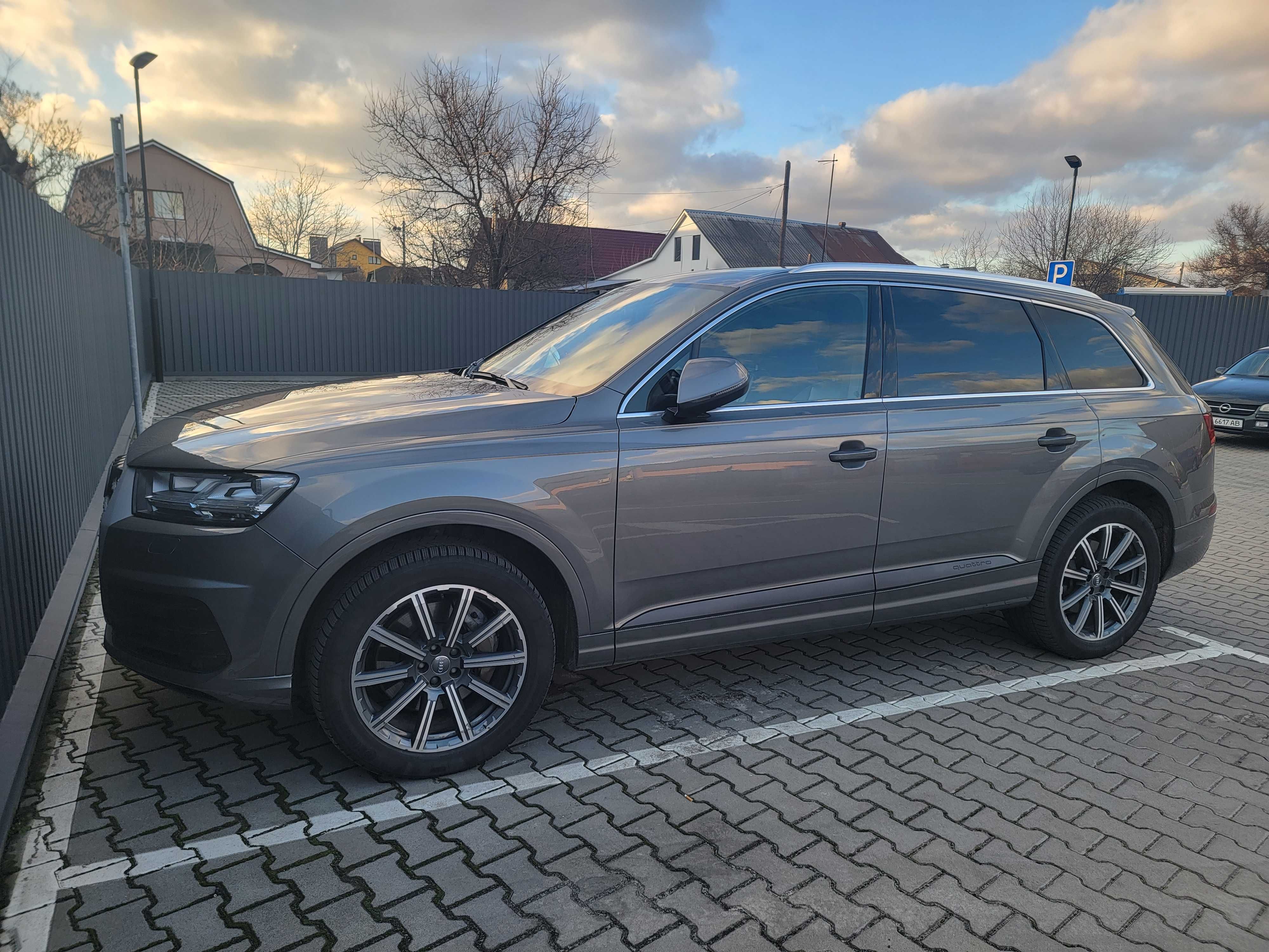 Срочно продам Audi Q7 2016