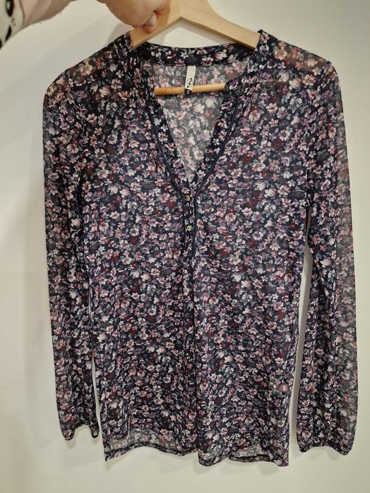 Vestido florido, manga comprida meia estação