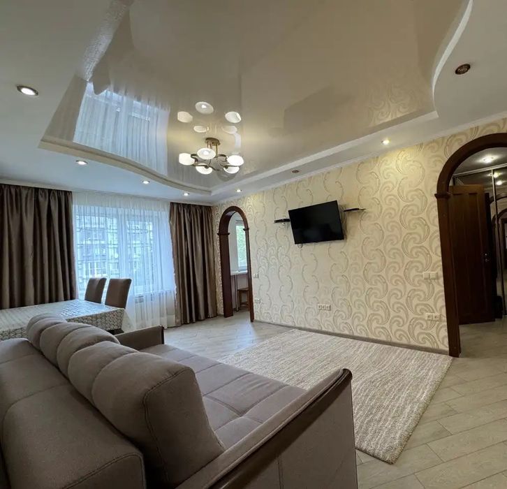 Продам с ремонтом 3к квартира ж/м Тополь-1