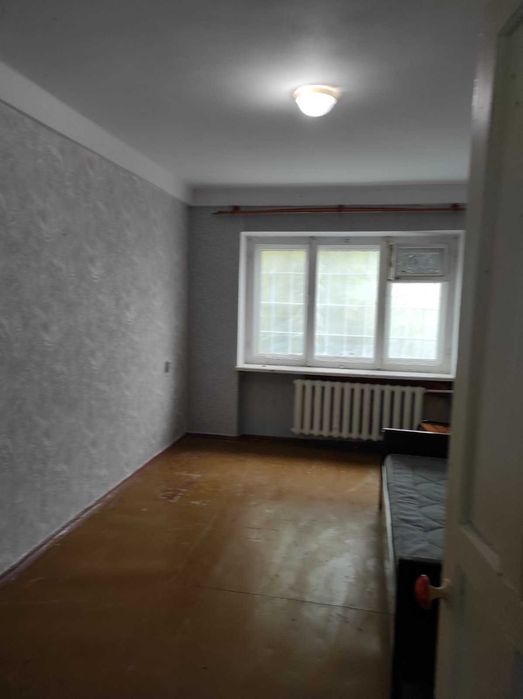 Квартира 2-х кімнатна в центрі Канева Продається