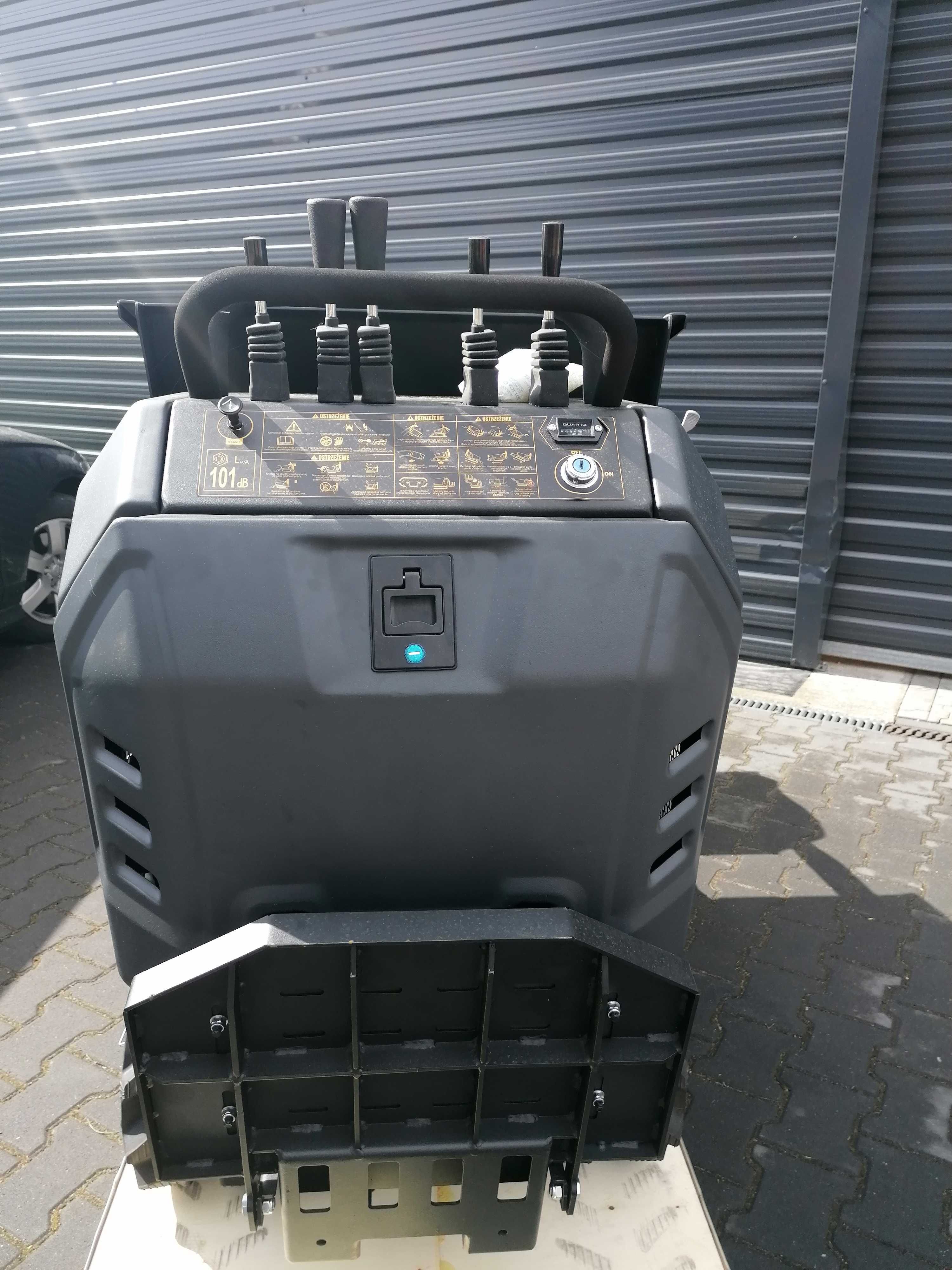 Transporter spalinowy Cedrus CEDTR800GH-L na gąsienicach