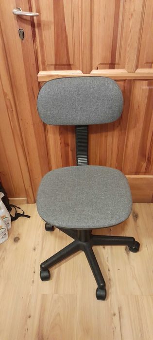Fotel obrotowy do biurka komputera świetny stan