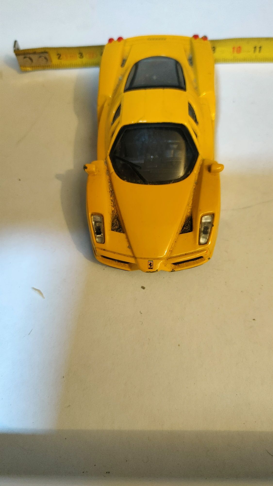 Ferrari Enzo miniatura amarelo