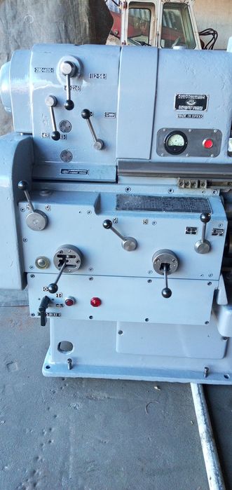 Продам поличку з двома відсіками для автосервісу