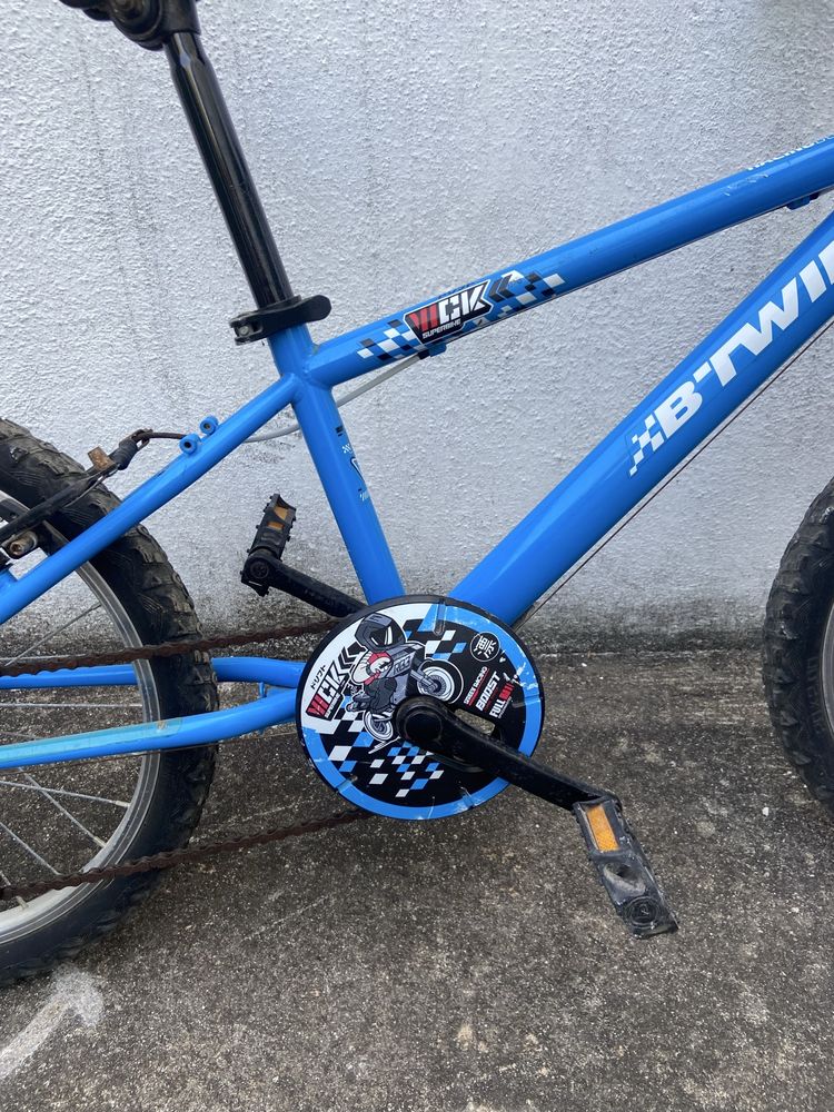 Bicicleta de criança como nova
