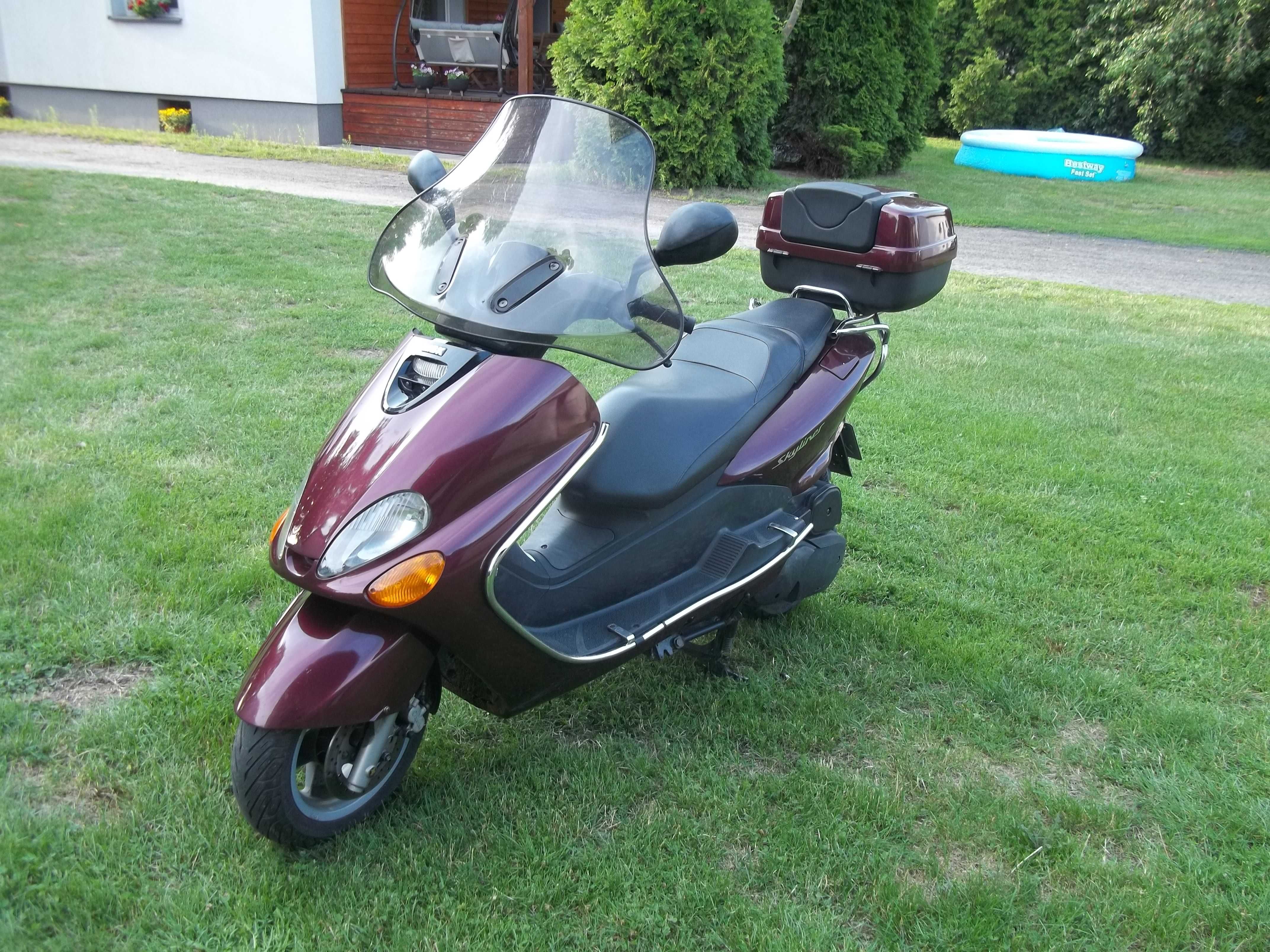 skuter motocykl MBK skyliner 125 Yamaha majesty