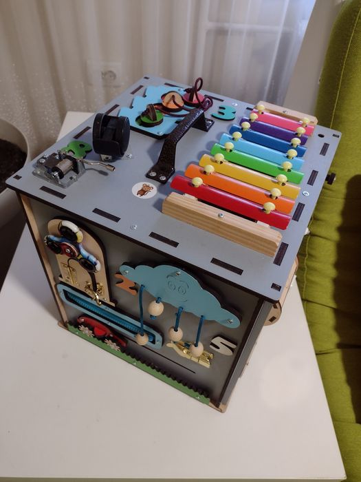 Бізікуб 30х30х30 см. Бізіборд із дерева, фірми Smart Temple