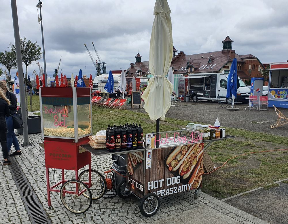 Wózek gastronomiczny hot-dog / przyczepa gastronomiczna / hot dog