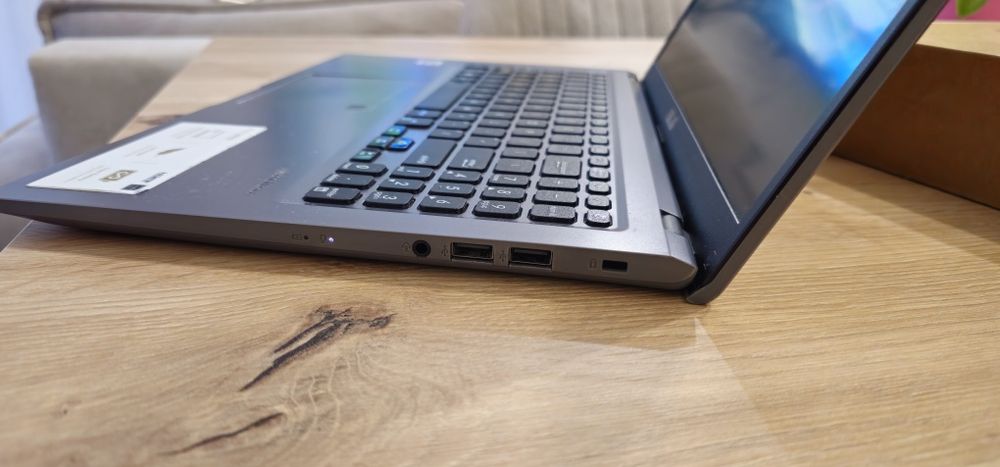 Asus vivobook X515ja i5 512 ssd 16gb