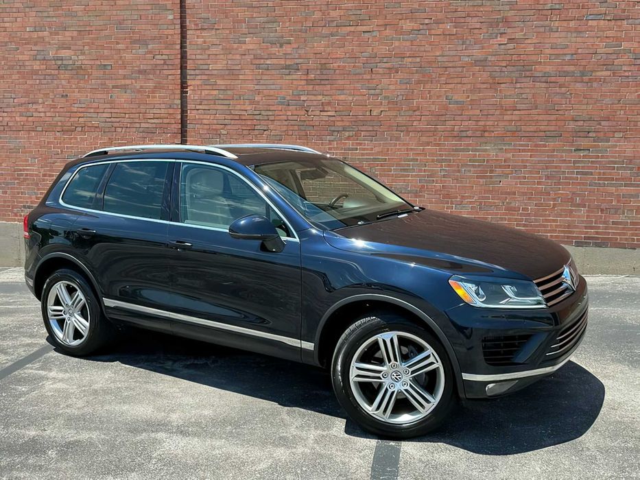 Volkswagen Touareg      2015