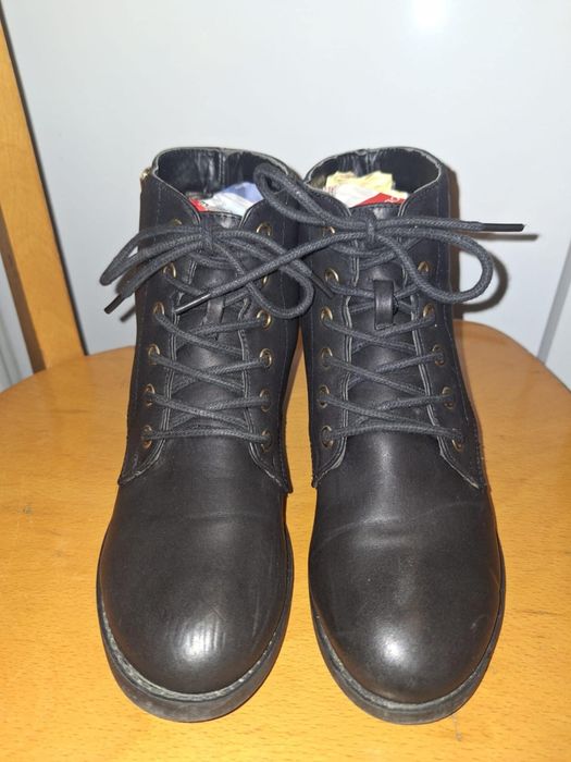 Camisolas Polares de Mulher e Botas de Mulher