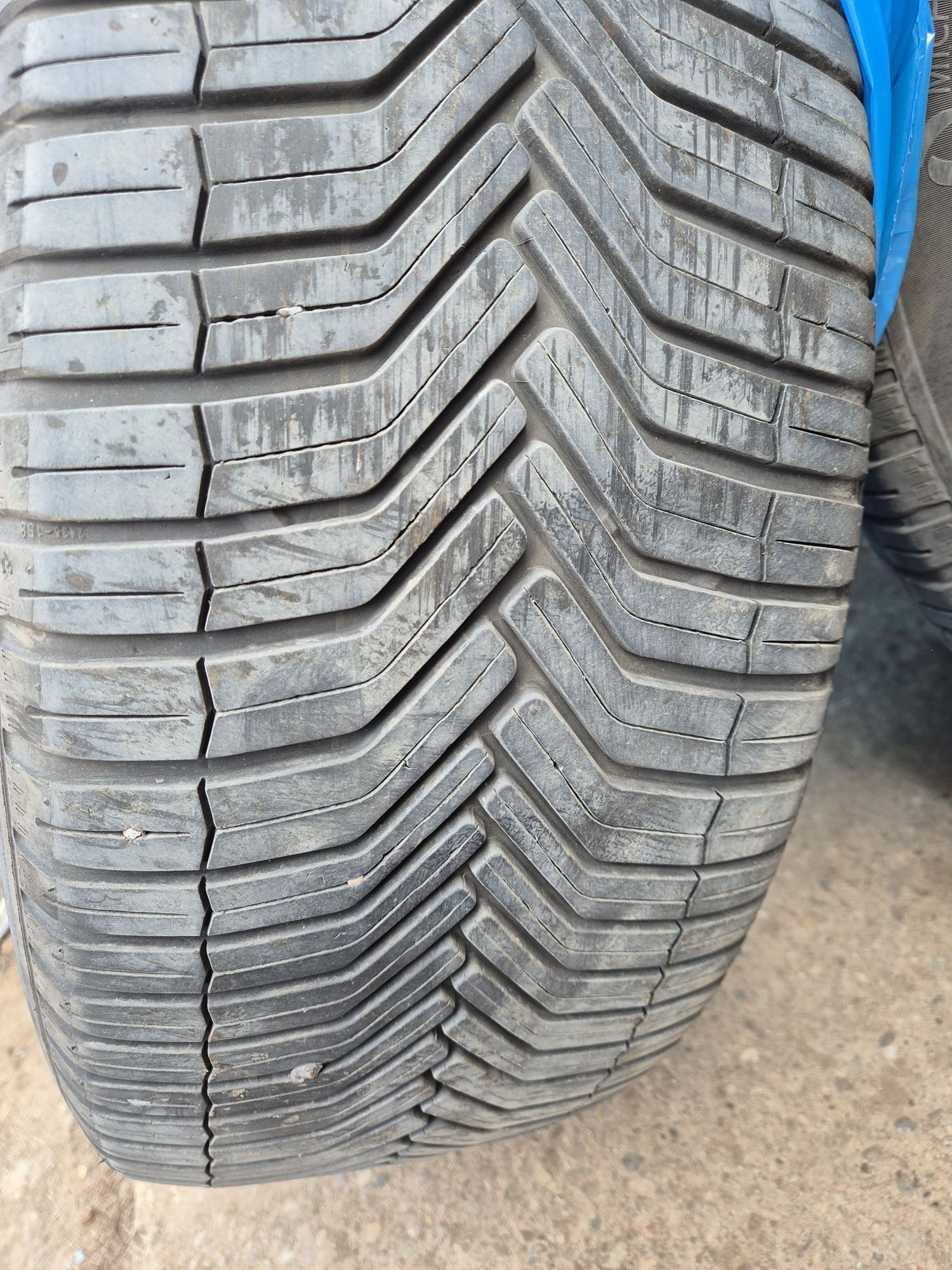 Opony Michelin CrossClimate SUV 235/55/19 produkcja 2021 rok komplet