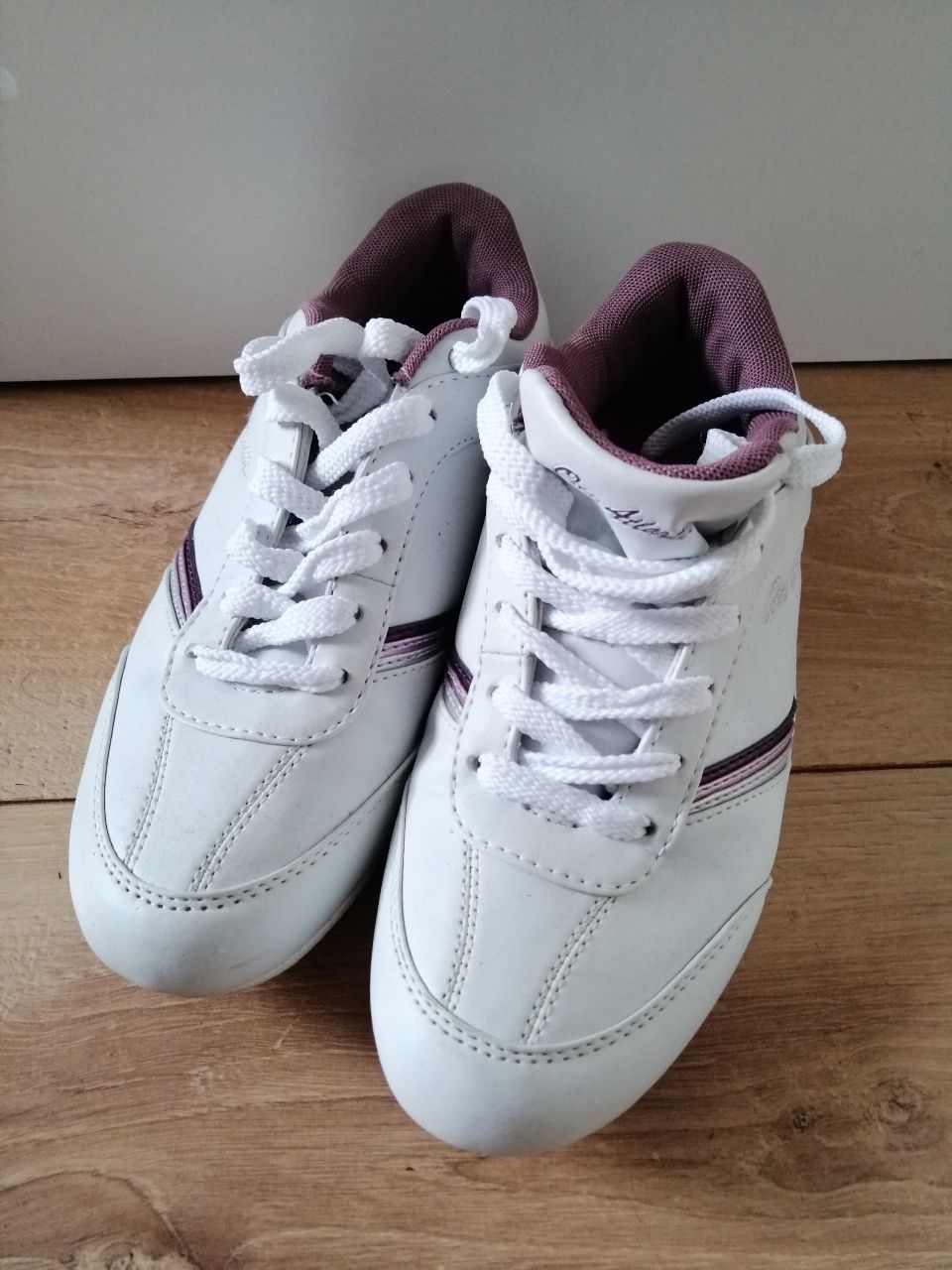 Buty sportowe damskie