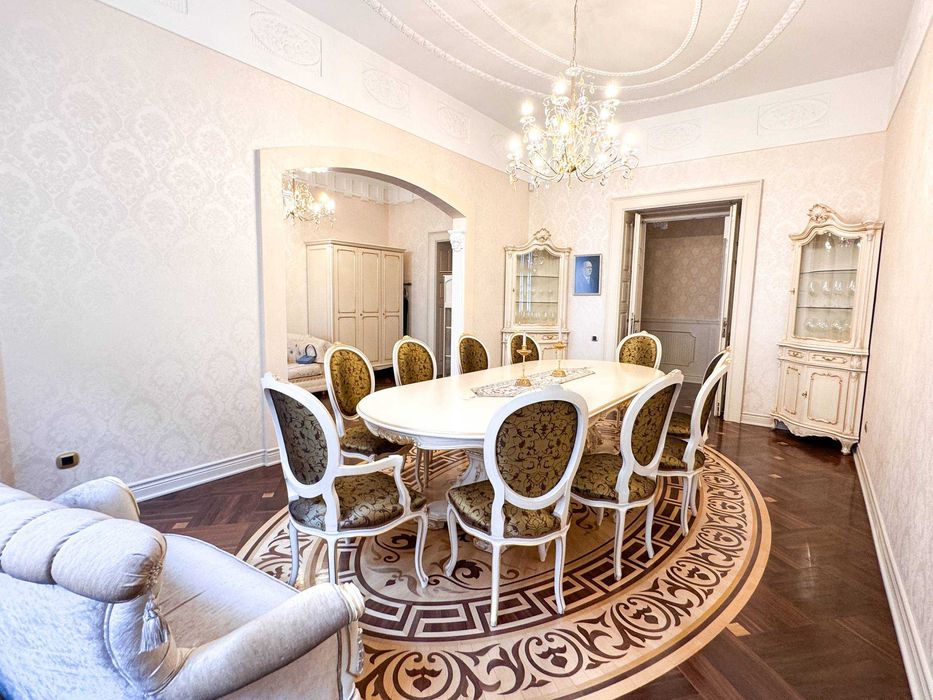 Оренда квартири у центрі Львова, вул. Словацького (Головна пошта)