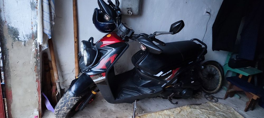 Скутер yiben motor